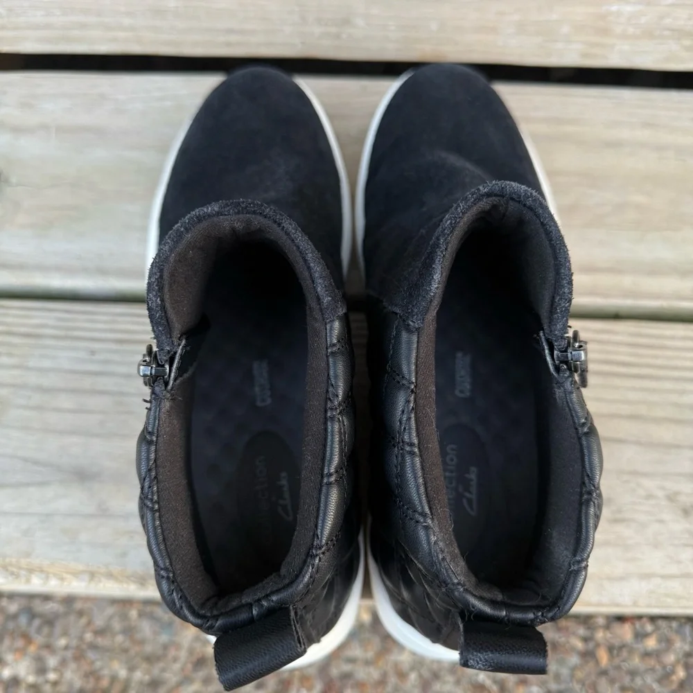 Clarks Suede Ankle Bootie Layton Black Leather Quilted Platform Sneaker 9.5 M